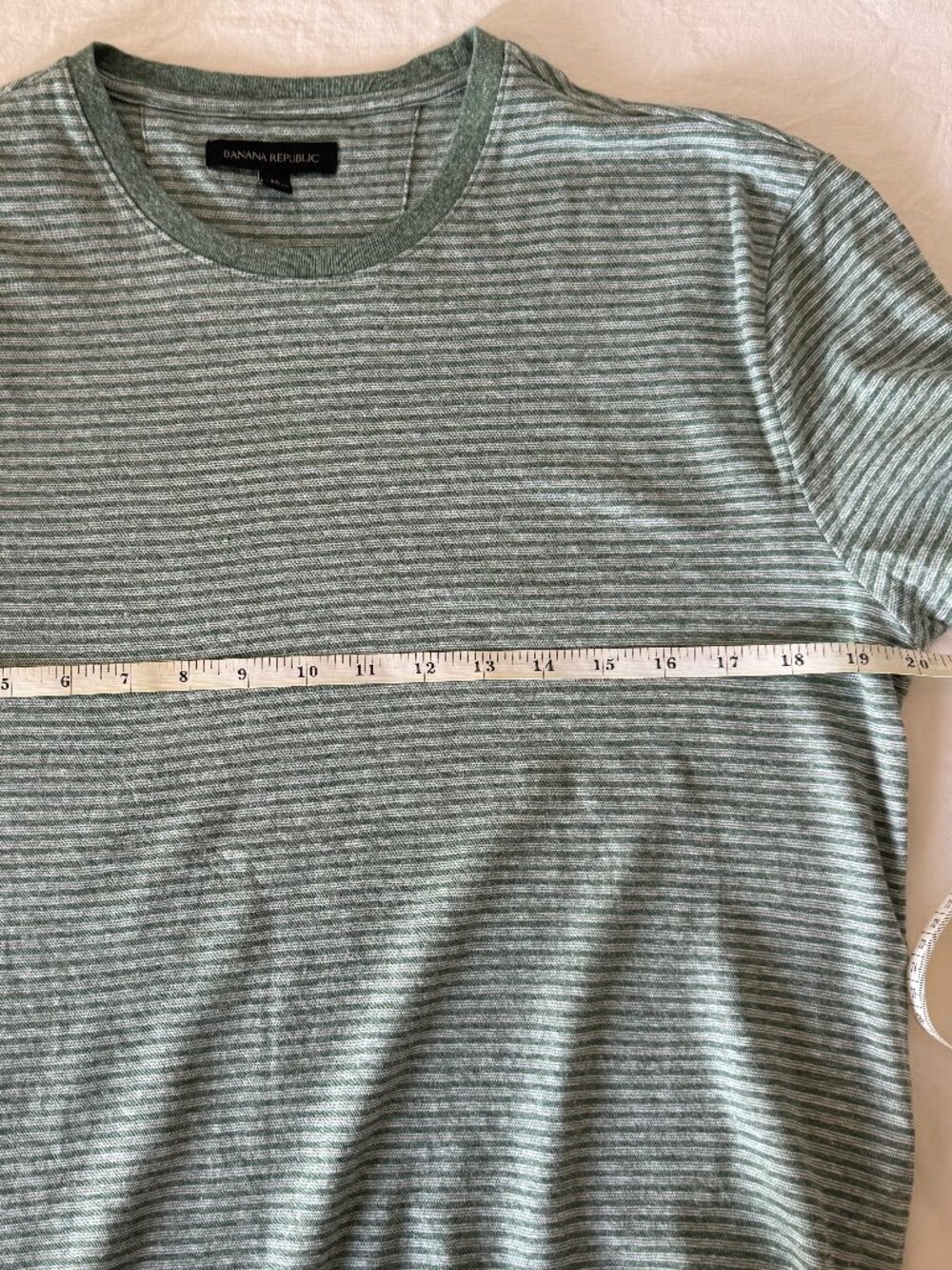 Linen Banana Republic Men's Micro Striped T-Shirt Green and Cream M like New